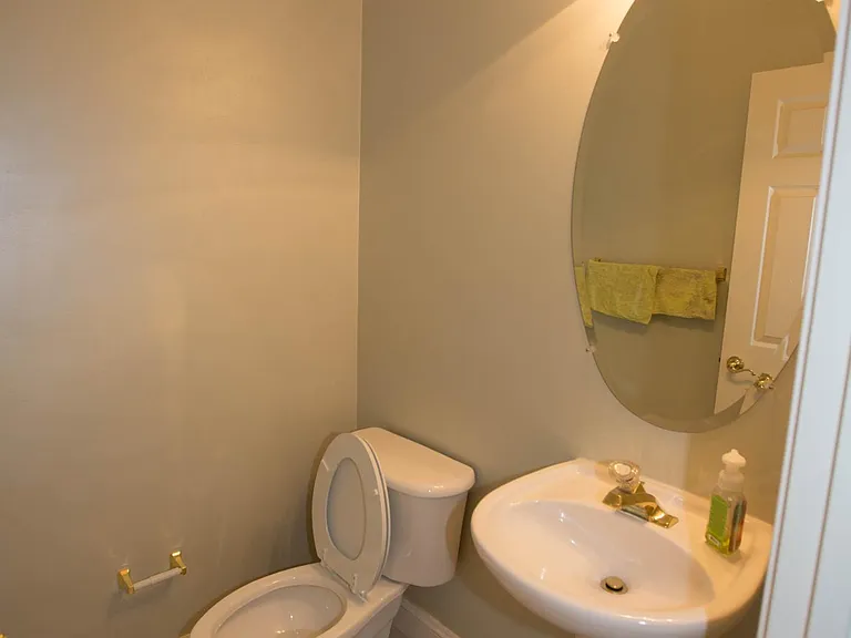 2339 Sandburg St — Photo 12