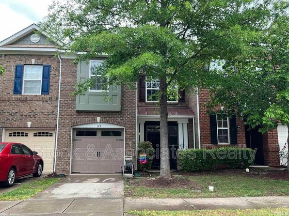 124 Longchamp Ln, Cary, NC 27519