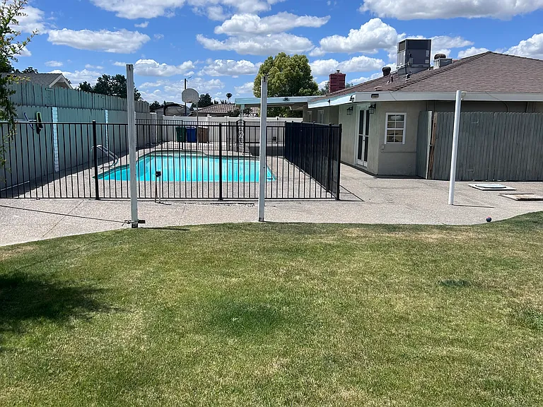 1912 Verdugo Ln — Photo 3