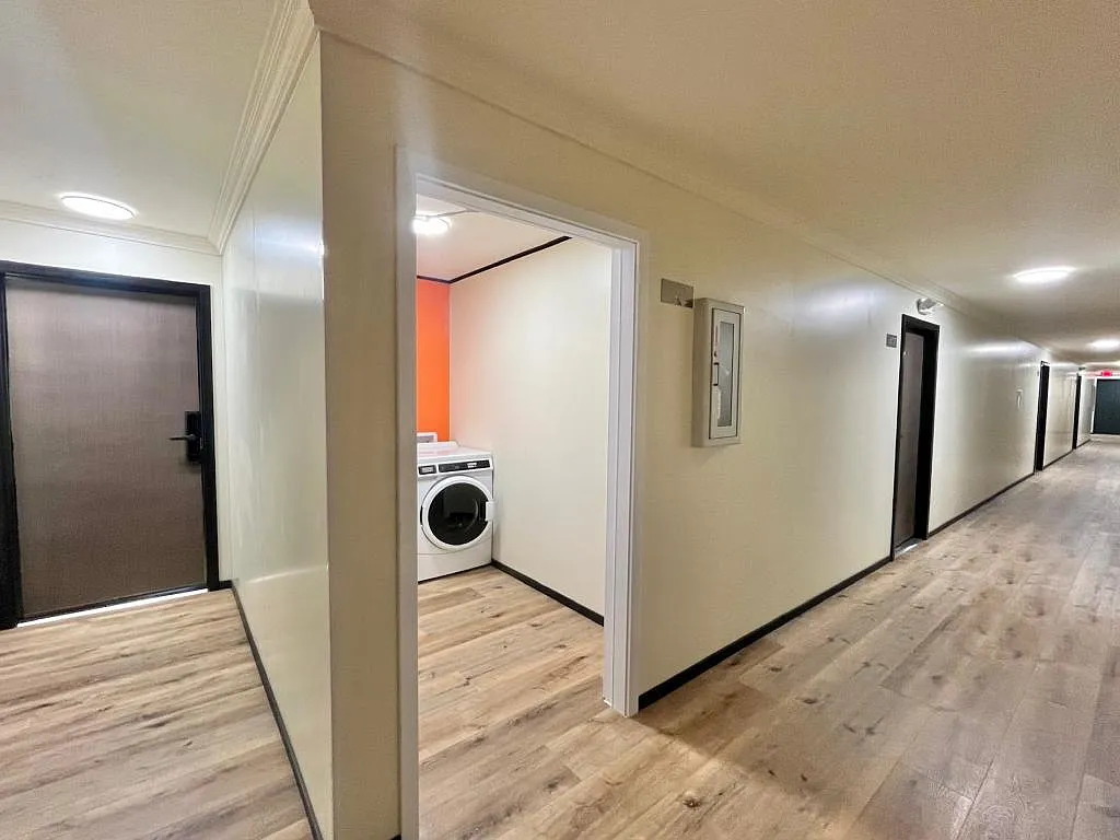 Maverick Apartments — Photo 4