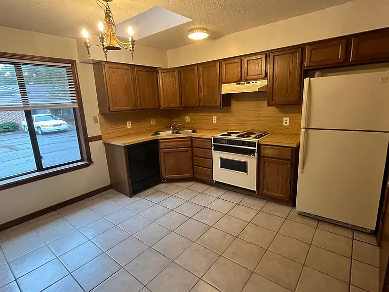 404 Hunter Ridge Ln — Photo 4