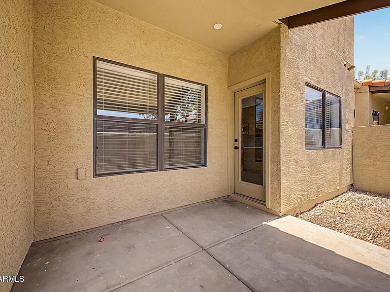 2084 N Sunset Dr — Photo 30