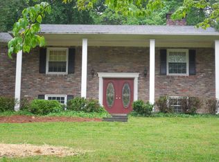 104 Windham Rd, Oak Ridge, TN 37830