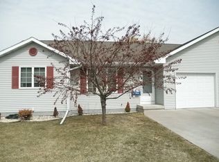 115 E River Dr, Omro, WI 54963