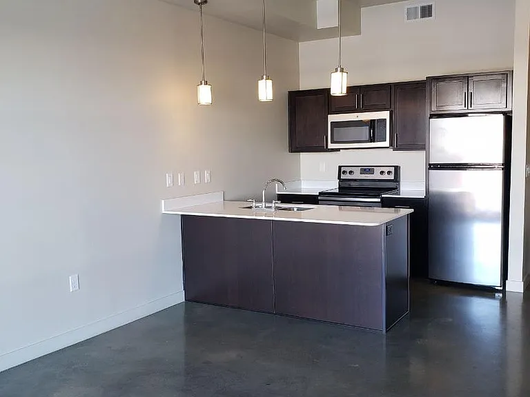 Enjoy your recipes on quartz island countertops for a chic and intimate dining experience!
