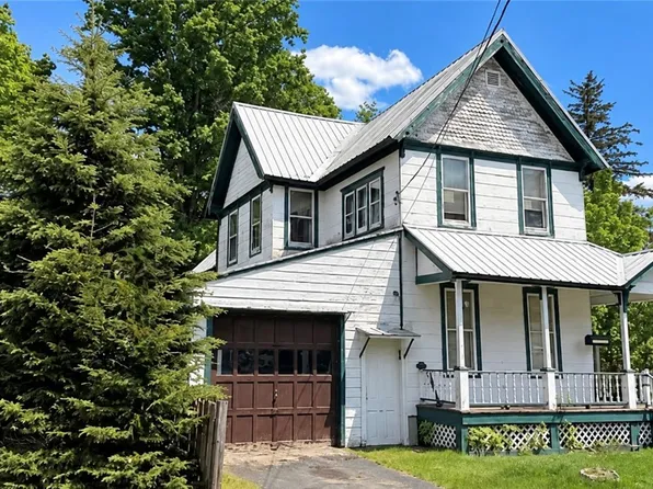 5 3rd St, Camden, NY 13316