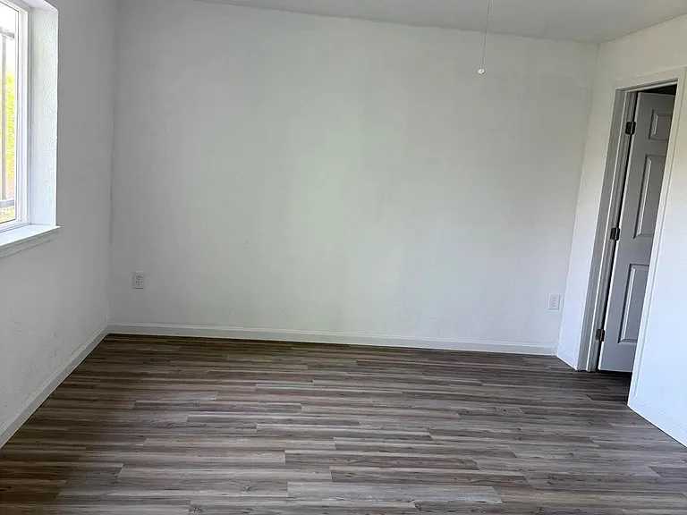 7238 Sharkon Ln — Photo 4