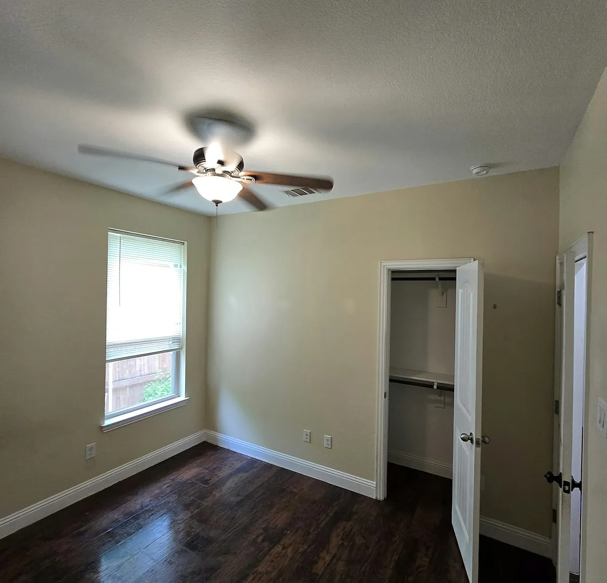 809 Tapley St, Unit Hall w/ Garage — Photo 1