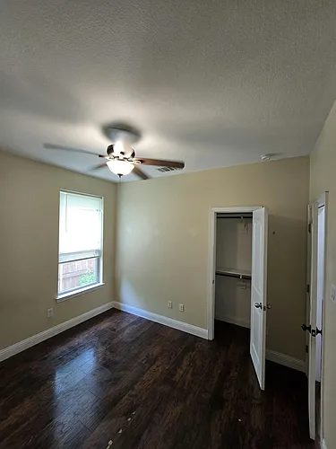 809 Tapley St Photo 1