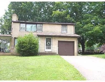 10 West Dr photo 1