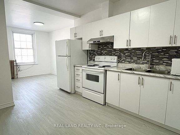4th image of 31 King St E Unit 1