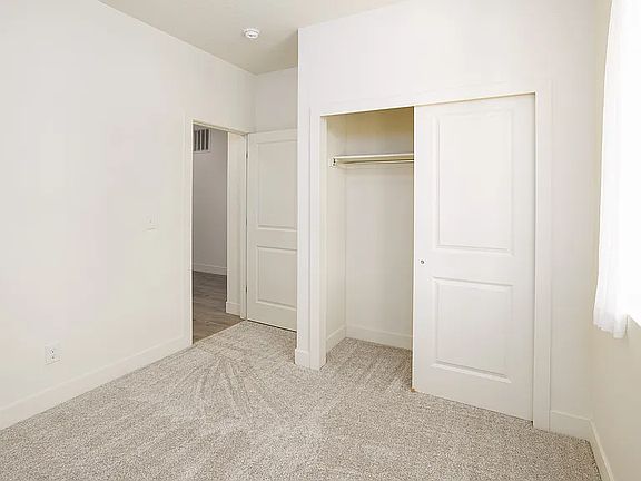 2nd image of 72 W Birds Eye Ln
