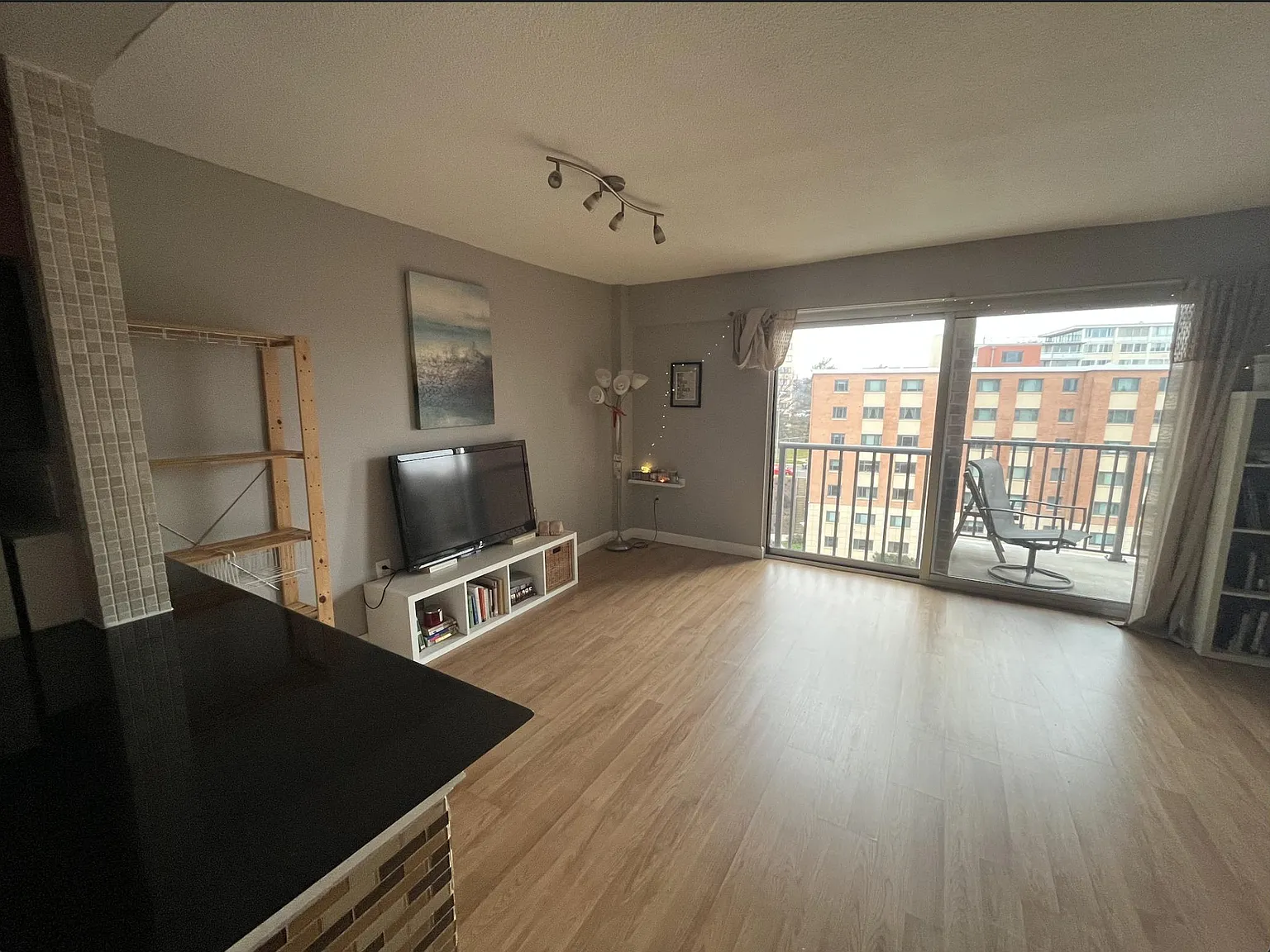 1 bed, 560 sqft, $1,950 — Photo 4