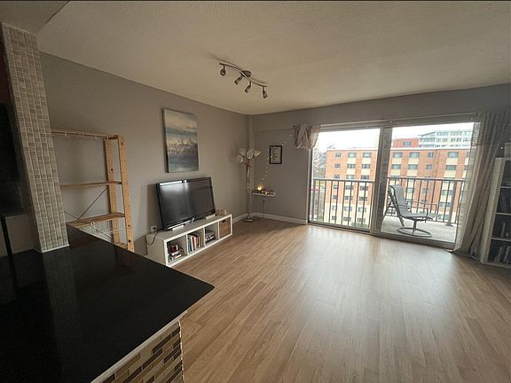 4th image of 1300 Army Navy Dr APT 719