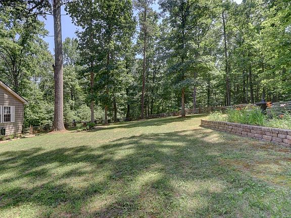 3rd image of 695 Fryingpan Ln