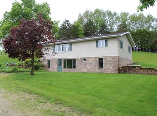 47599 240th Ave, Mazeppa, MN 55956