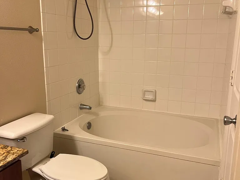 231 SW 116th Ave #1 — Photo 6