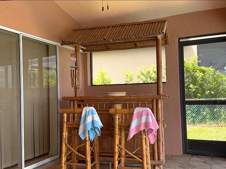105 SW 39th Pl — Photo 5