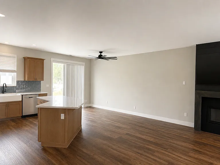 201 S Narwhal Loop SW — Photo 3