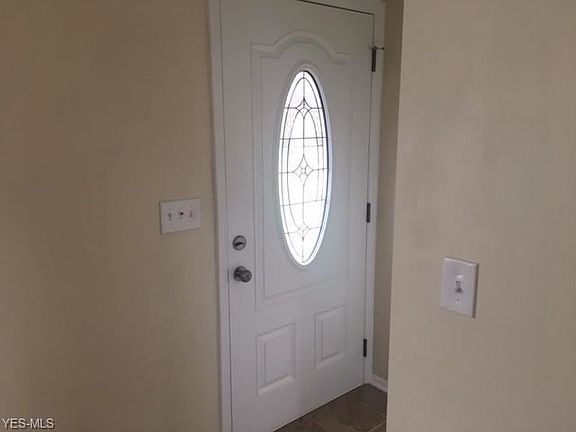 3rd image of 9061 White Oak Dr
