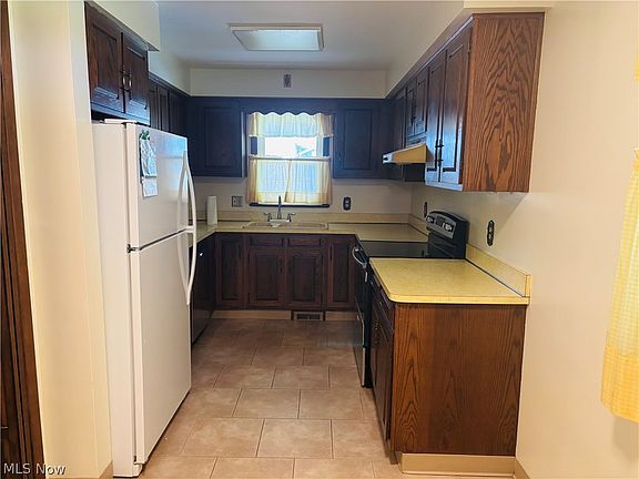 4th image of 24346 Paradise Ln