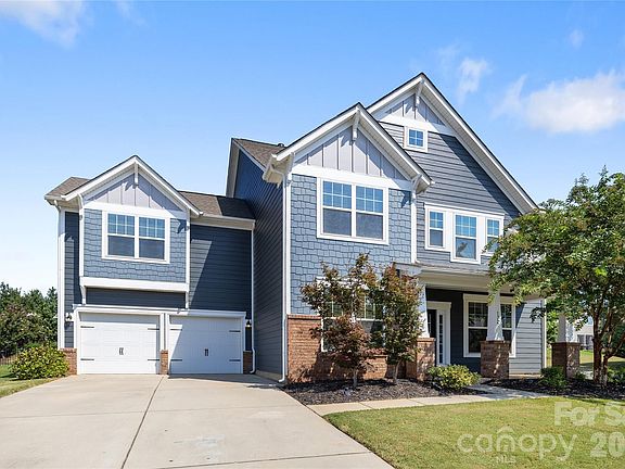 2nd image of 172 Sweet Briar Dr