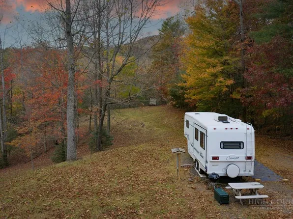 374 Lawrence Greene Road, Deep Gap, NC 28618