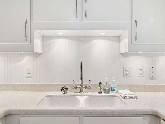 2nd image of 4725 Bay Point Rd #166