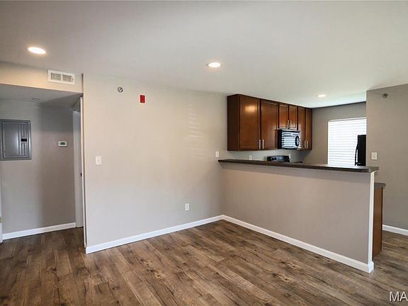 4th image of 15103 Spring Creek Ln