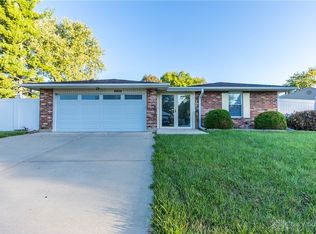 8909 Autumngate Ln, Dayton, OH 45424