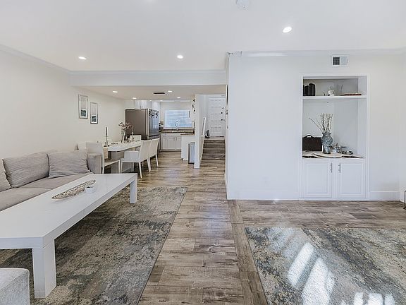 3rd image of 6667 Wilbur Ave Unit 37