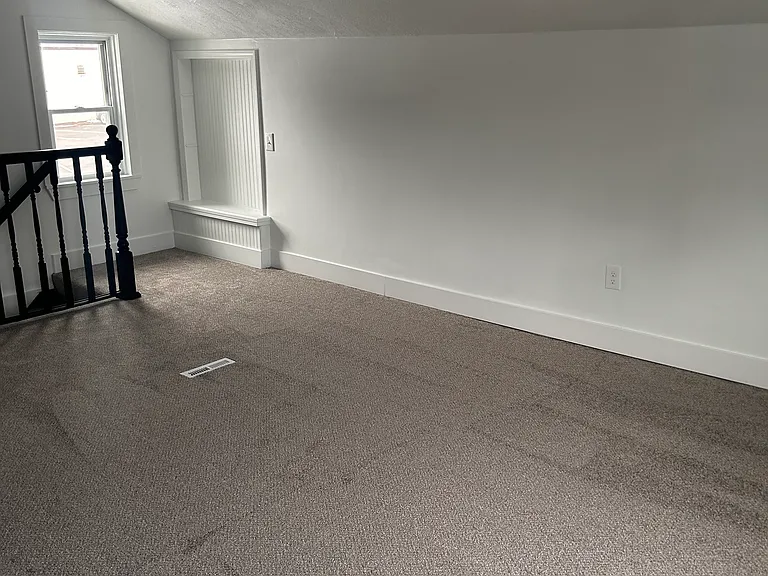 35 Mariah St — Photo 13