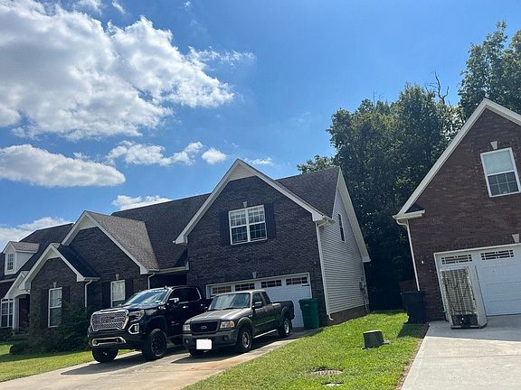 3rd image of 726 Cavalier Dr