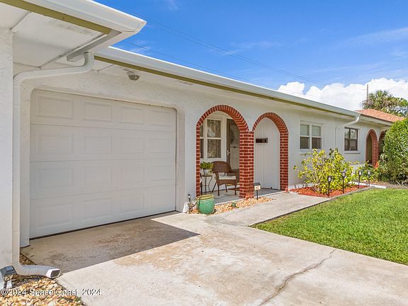 2nd image of 652 Desoto Ln
