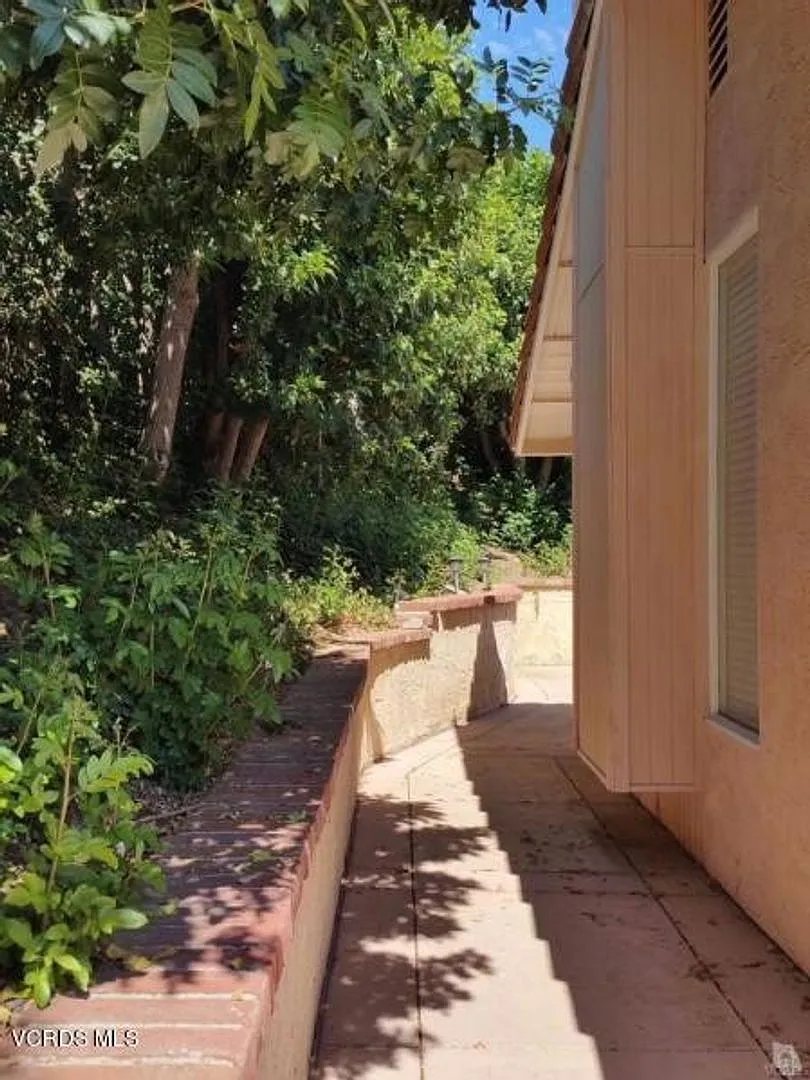 Truly beautiful, one story, single family home! — Photo 4