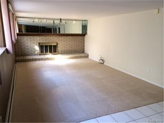 2nd image of 30845 Woodgate Dr