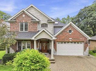 103 N Kennicott Ave, Arlington Heights, IL 60005