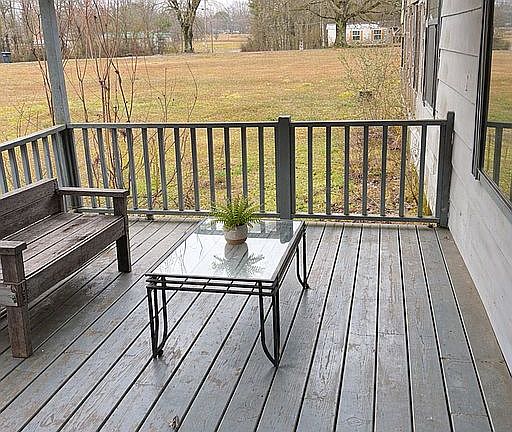 2nd image of 401 Woodview Rd