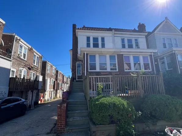 7243 Glenloch St, Philadelphia, PA 19135