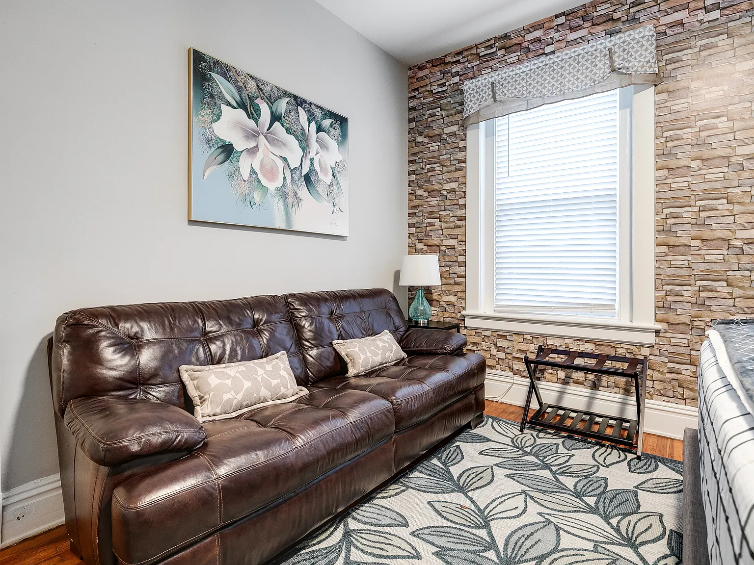 2 bed, 1200 sqft, $2,350 — Photo 3