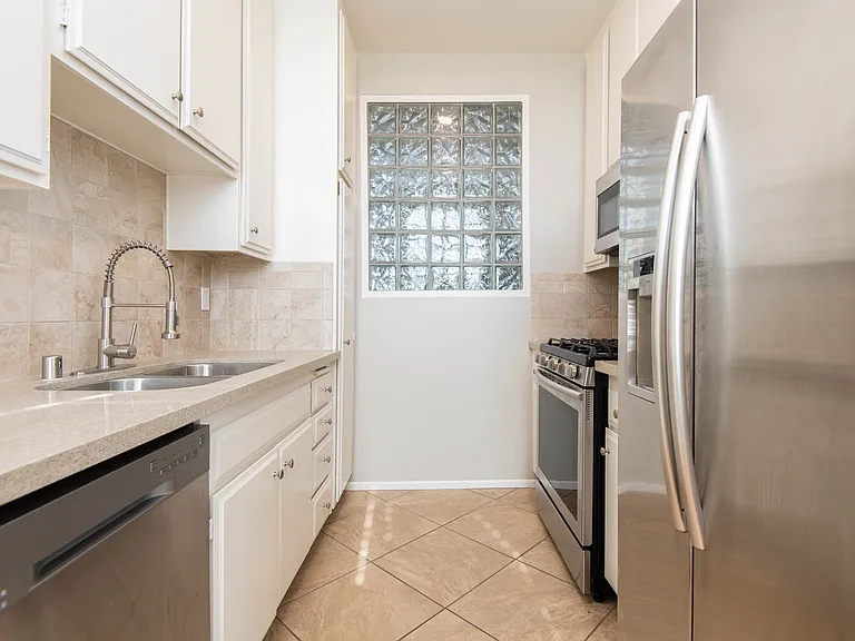 12810 Caswell Ave #206 — Photo 6