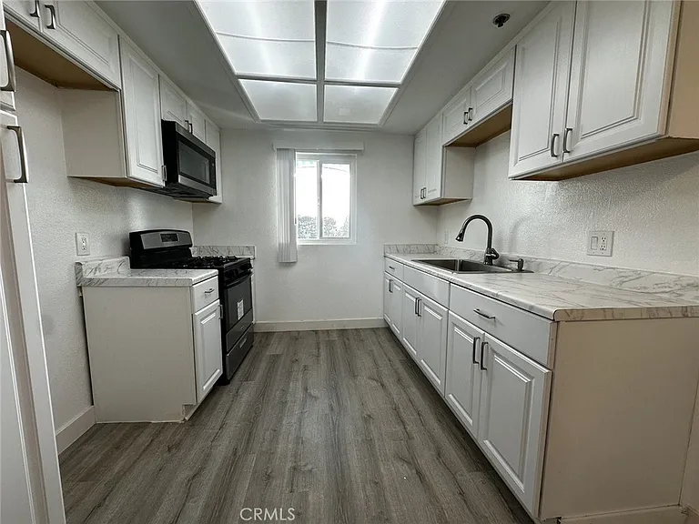 710 W Washington Ave — Photo 3