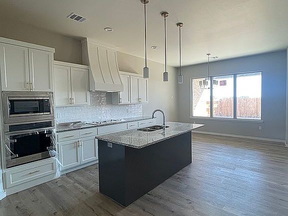4th image of 11 Highland Ln