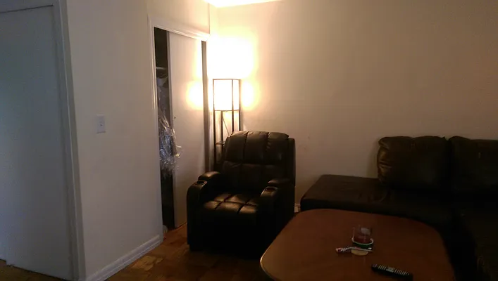 Rented by Olympia House Management | media 52