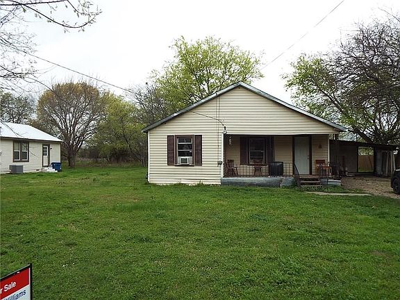 3rd image of 104 E Lone Cedar Pike
