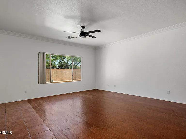 17862 W Caribbean Ln — Photo 12