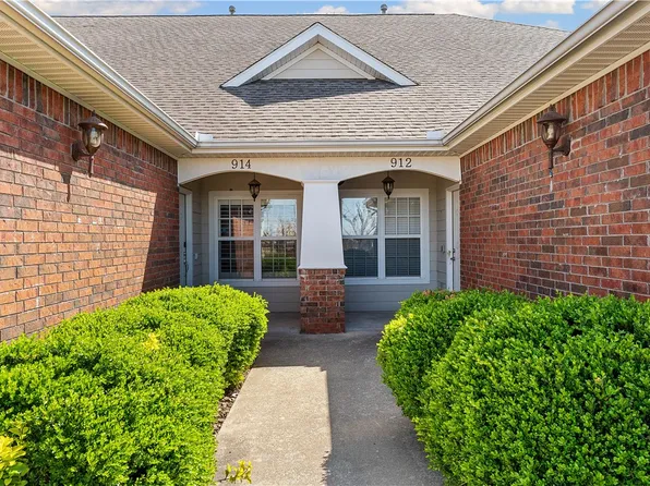 914 S Dixson St, Rogers, AR 72758