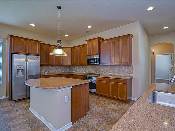 4th image of 16015 Mulberrypark Cir