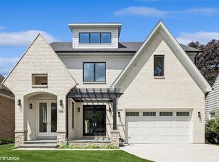 936 S Mitchell Ave, Elmhurst, IL 60126