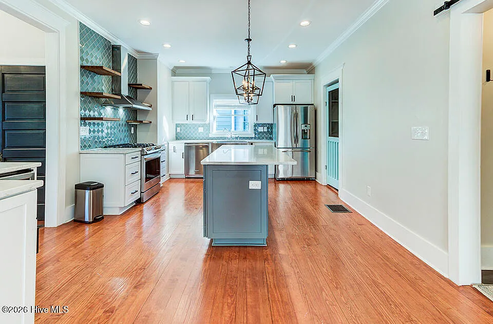 4 bed, 2.5 bath, $2,800 — Photo 4